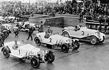 Vor dem Start des Eröffnungsrennens auf dem Nürburgring, 19. Juni 1927.